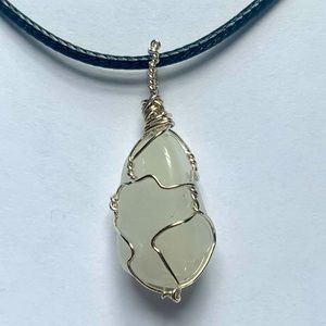 Handcrafted Quartz Necklace - Unique Natural Gemstone - NWT